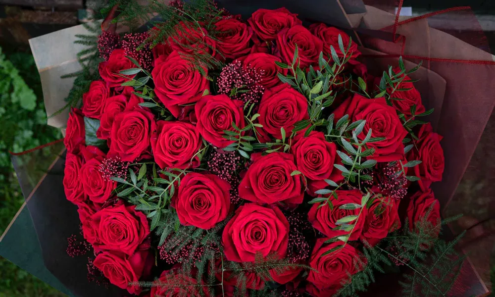 the-fascinating-history-of-valentine-s-day-flowers