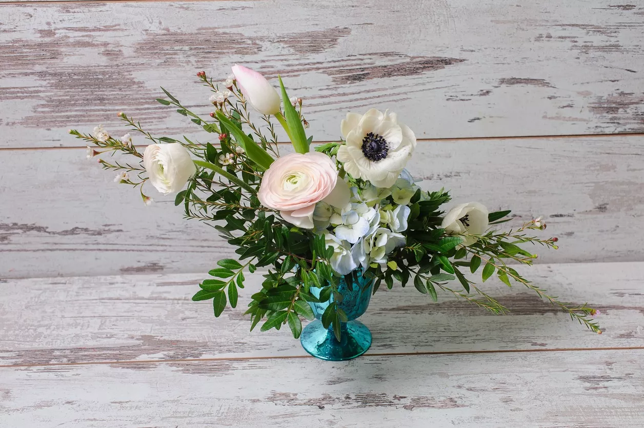 the-most-meaningful-sympathy-flowers-and-when-to-send-them