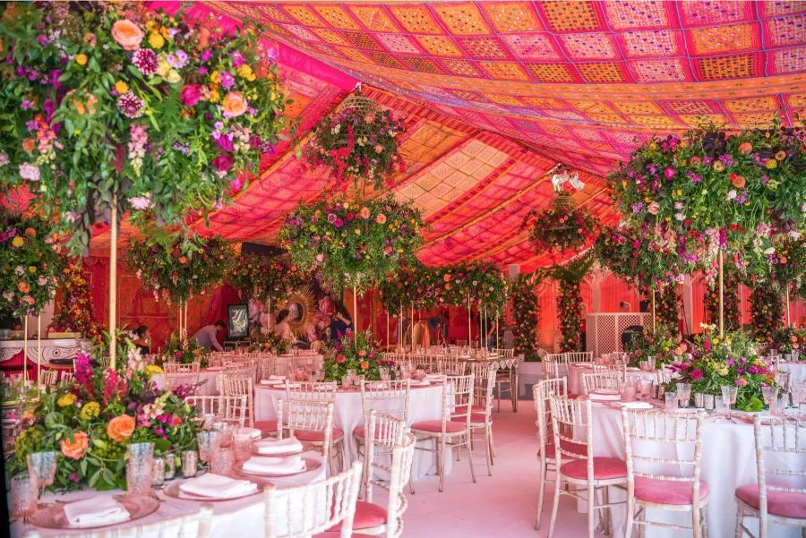 the-best-flowers-for-a-summer-party-decoration